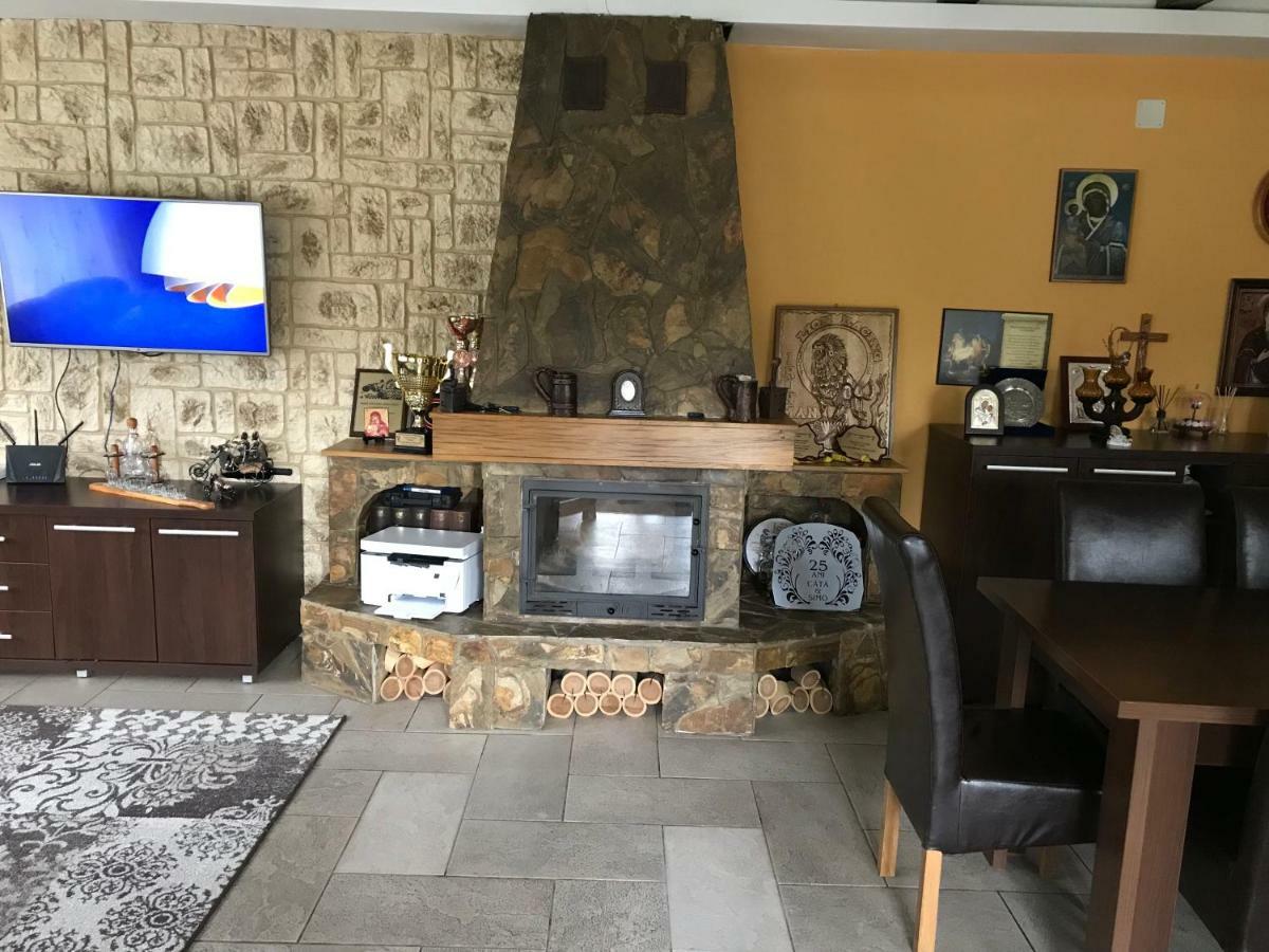 Pensiunea Raiul Muntilor Sebiş Екстериор снимка